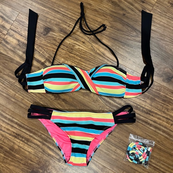 Powder room bikini set - Picture 2 of 7